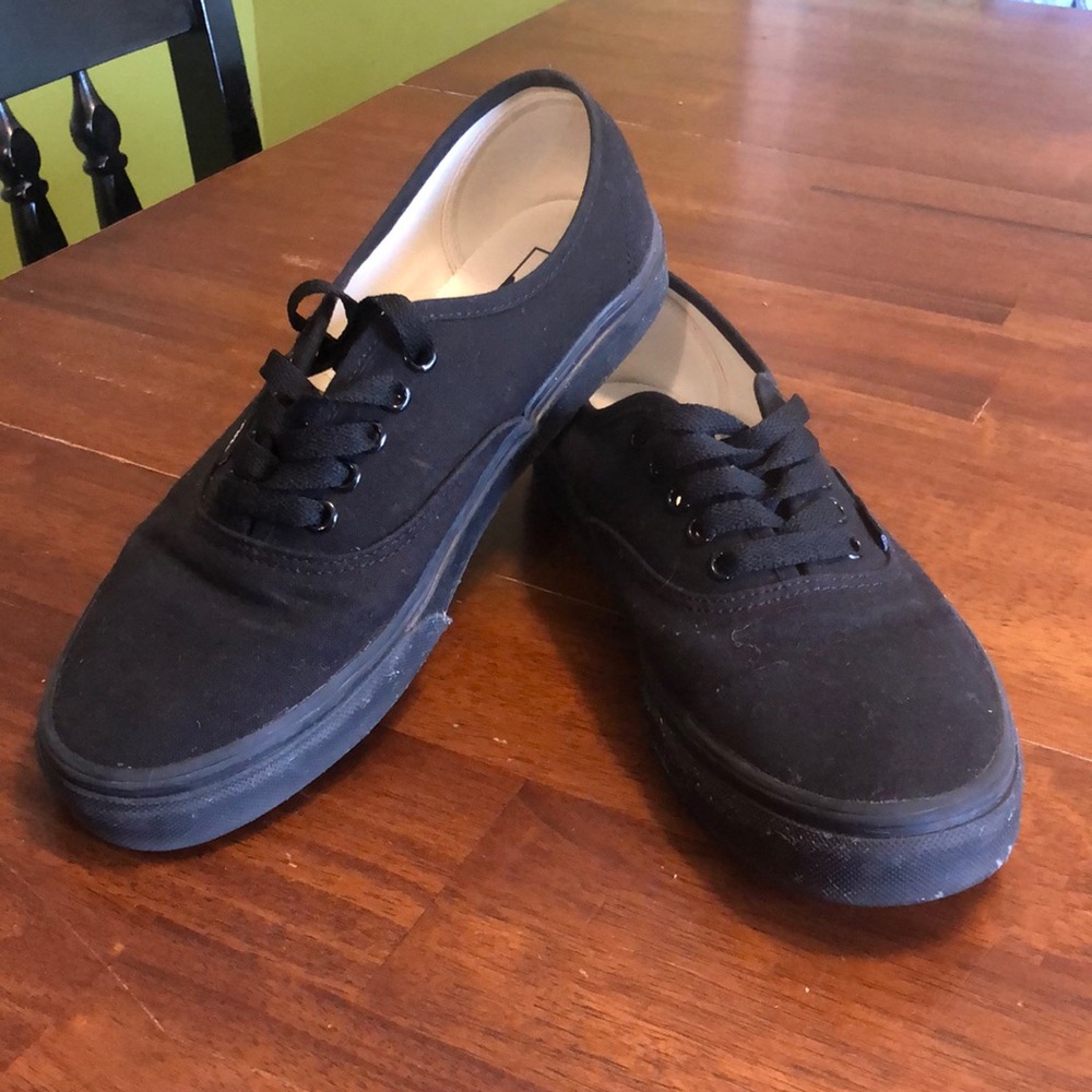 All black VANS in excellent condition!!